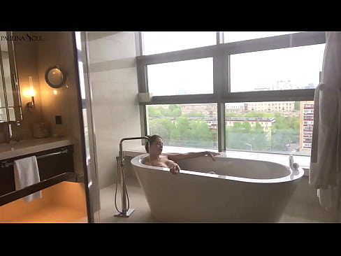 ❤️ Tremenda pupa che si masturba appassionatamente la figa in bagno ❤️ Porno fatto in casaal it.sex78.ru ☑